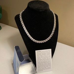 Avon Silvertone Magnetic Necklace